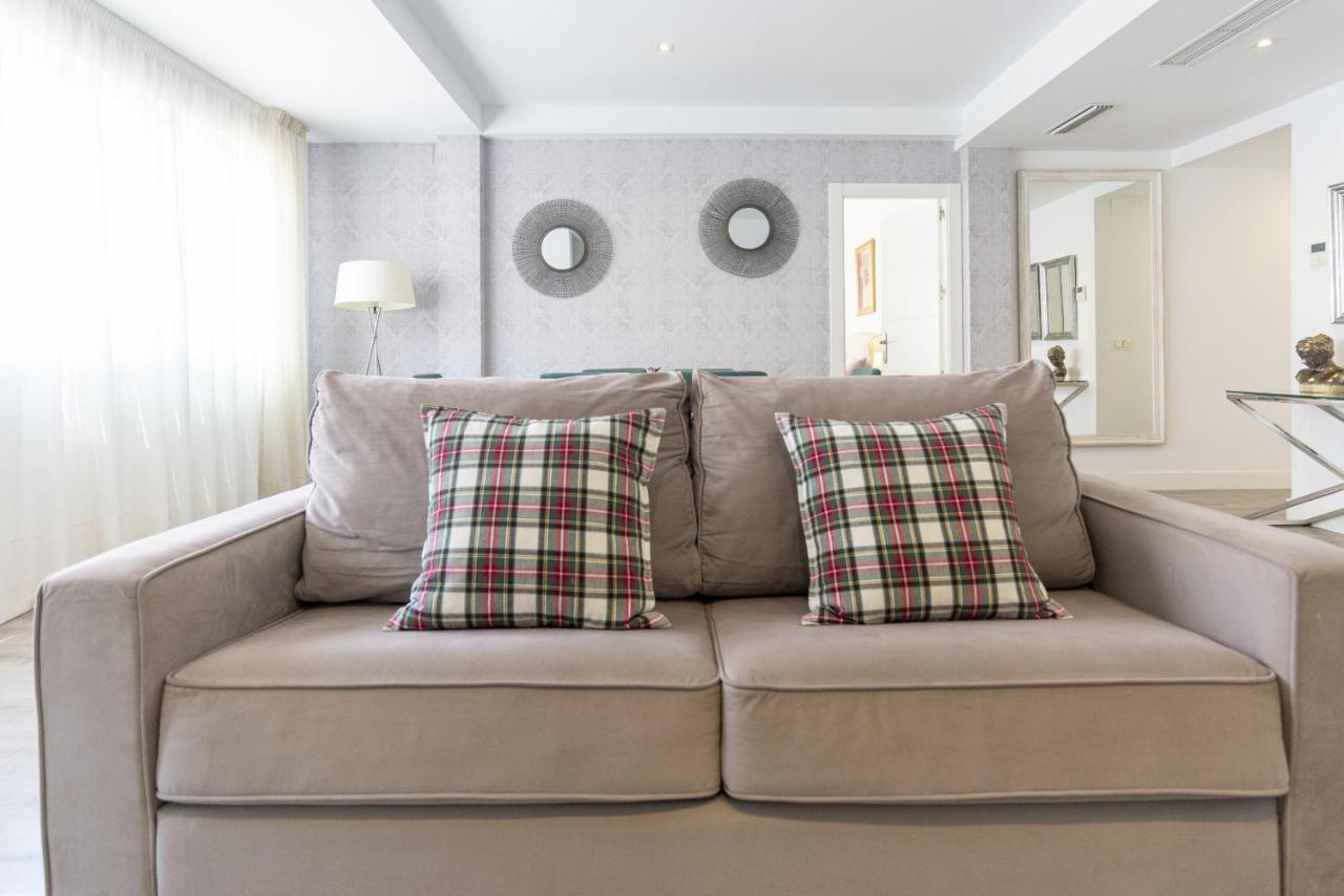 Soho Premium 4 Bedrooms Apartment Малага Екстериор снимка