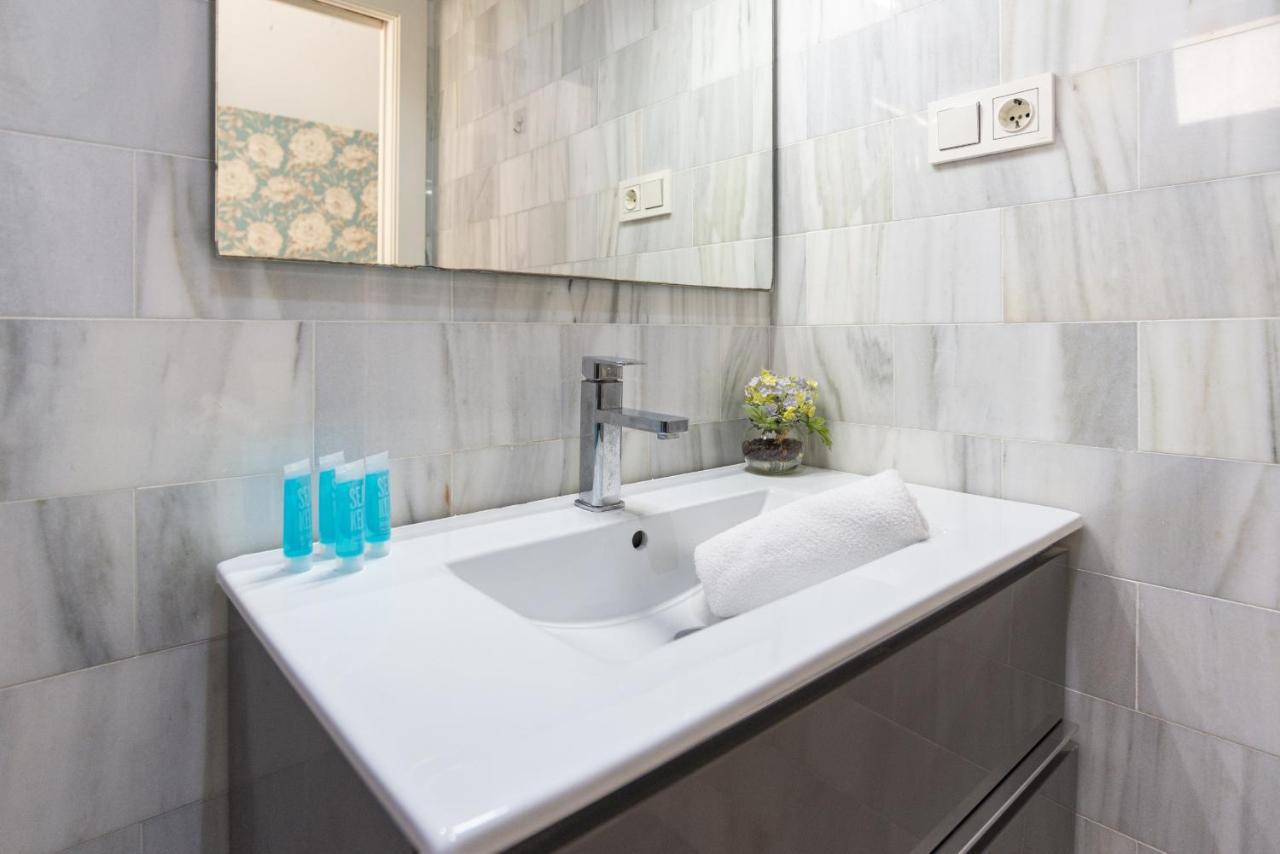Soho Premium 4 Bedrooms Apartment Малага Екстериор снимка
