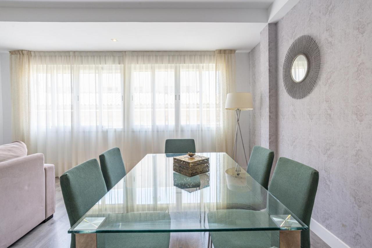 Soho Premium 4 Bedrooms Apartment Малага Екстериор снимка