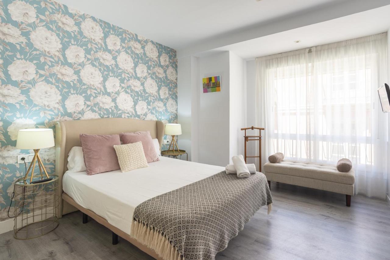 Soho Premium 4 Bedrooms Apartment Малага Екстериор снимка