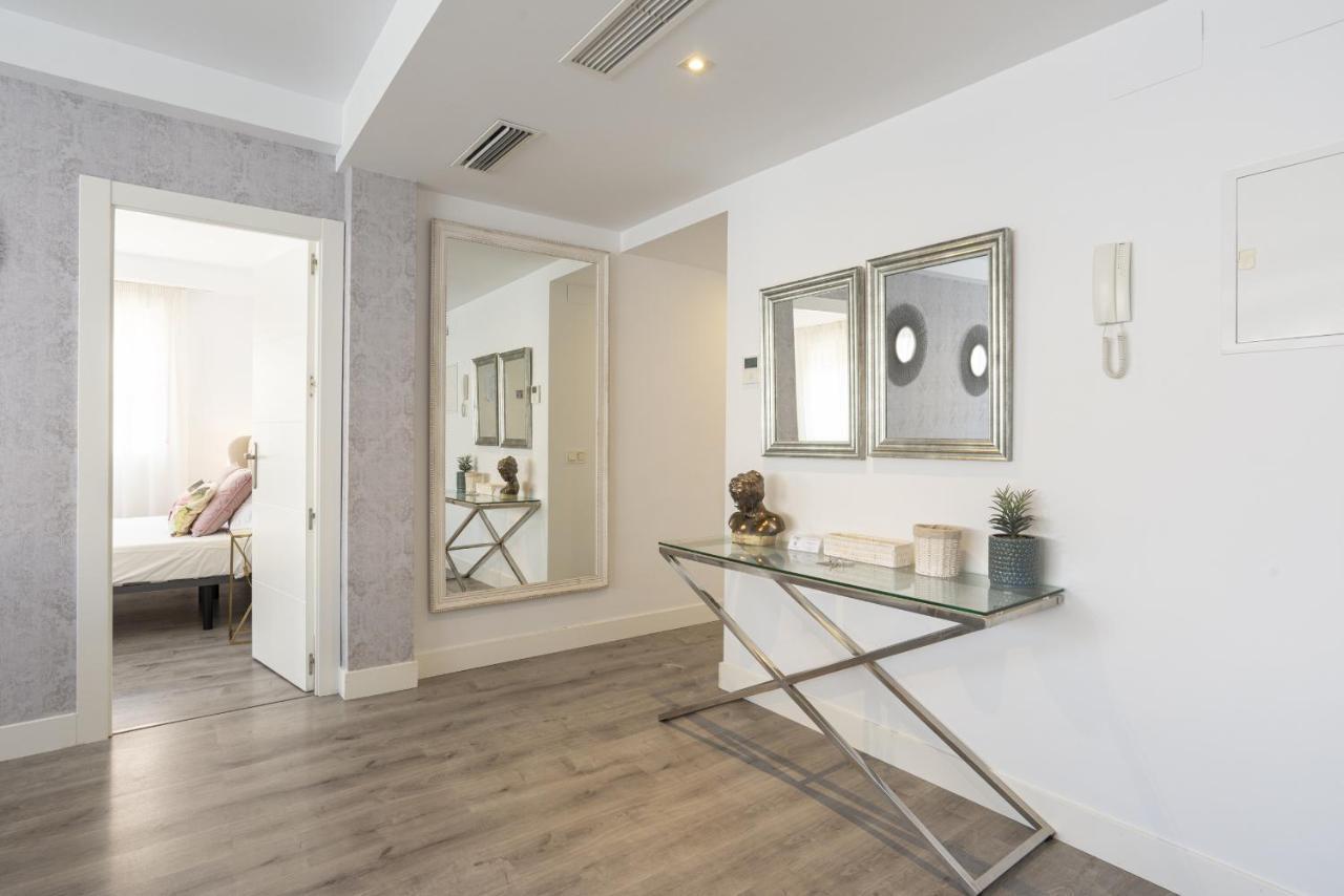 Soho Premium 4 Bedrooms Apartment Малага Екстериор снимка