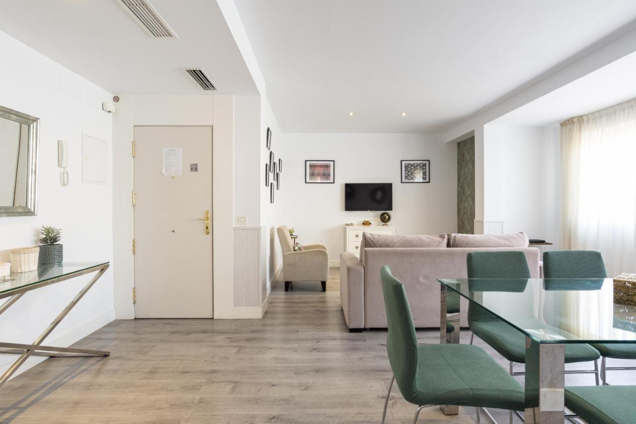 Soho Premium 4 Bedrooms Apartment Малага Екстериор снимка