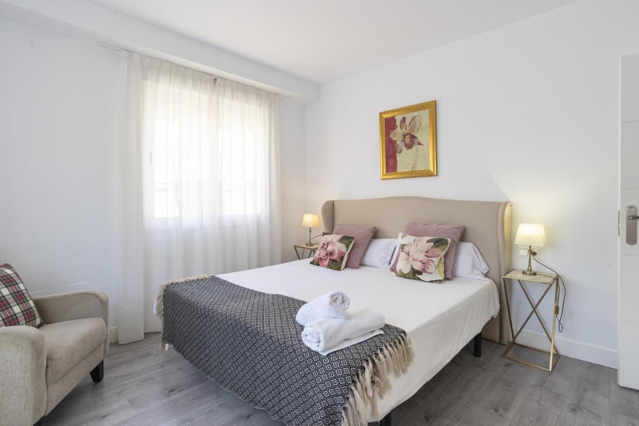 Soho Premium 4 Bedrooms Apartment Малага Екстериор снимка